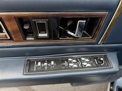 1993 Cadillac DeVille Sedan - Photo 21 - Flushing, MI 48433