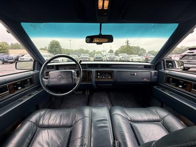 1993 Cadillac DeVille Sedan - Photo 11 - Flushing, MI 48433
