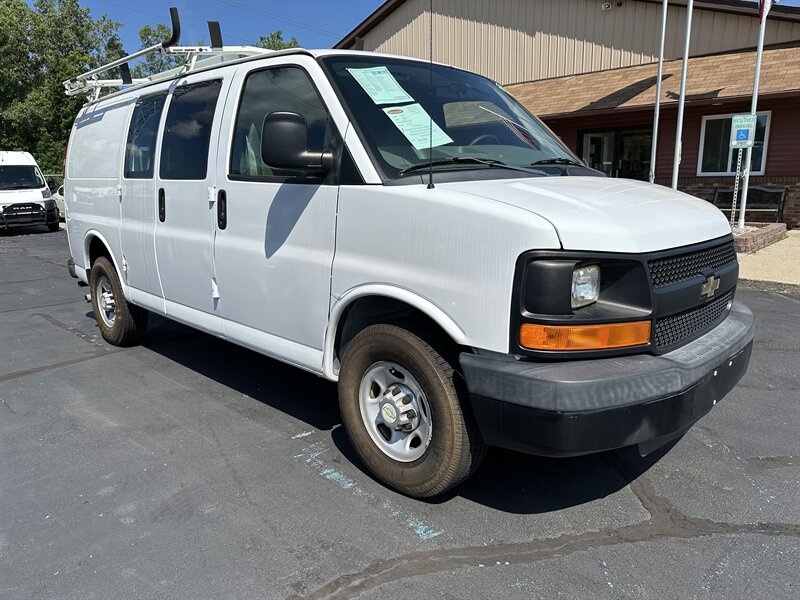 2010 Chevrolet Express 2500  CARGO - Photo 1 - Flushing, MI 48433