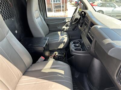 2010 Chevrolet Express 2500  CARGO - Photo 19 - Flushing, MI 48433