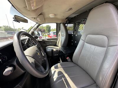 2010 Chevrolet Express 2500  CARGO - Photo 9 - Flushing, MI 48433