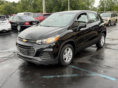 2019 Chevrolet Trax LS FWD - Photo 2 - Flushing, MI 48433