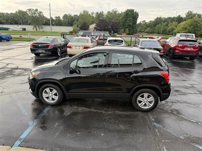 2019 Chevrolet Trax LS FWD - Photo 7 - Flushing, MI 48433