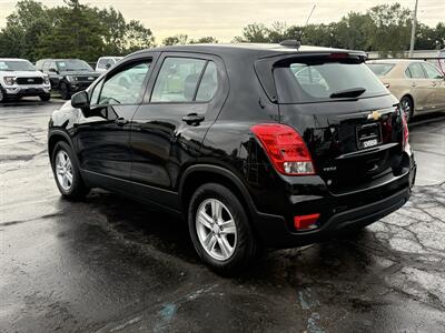 2019 Chevrolet Trax LS FWD - Photo 8 - Flushing, MI 48433