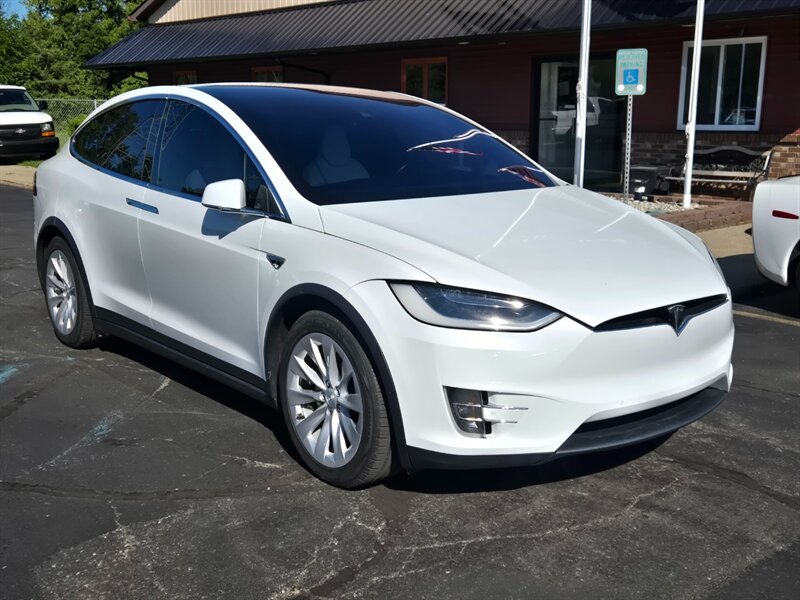 2016 Tesla Model X 75D - Photo 1 - Flushing, MI 48433