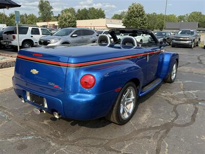 2006 Chevrolet SSR 6.0L - Photo 9 - Flushing, MI 48433