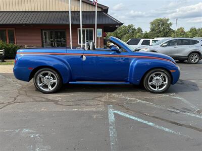 2006 Chevrolet SSR 6.0L - Photo 3 - Flushing, MI 48433