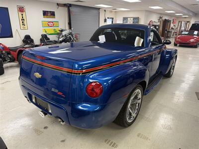 2006 Chevrolet SSR 6.0L - Photo 8 - Flushing, MI 48433