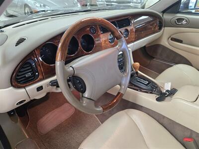 1997 Jaguar XK8   - Photo 4 - Flushing, MI 48433