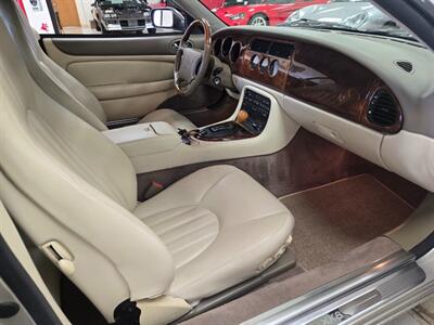 1997 Jaguar XK8   - Photo 13 - Flushing, MI 48433