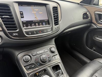 2015 Chrysler 200 C   - Photo 14 - Flushing, MI 48433
