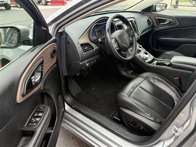 2015 Chrysler 200 C   - Photo 9 - Flushing, MI 48433
