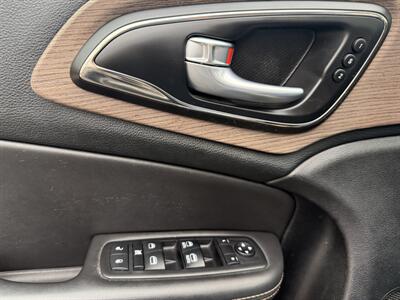 2015 Chrysler 200 C   - Photo 16 - Flushing, MI 48433