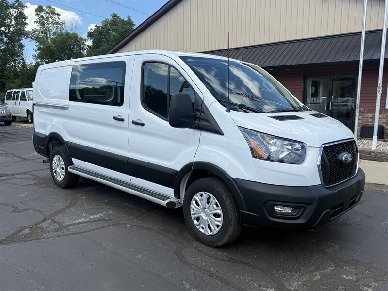 2024 Ford Transit 250 130WB Low Roof Cargo - Photo 1 - Flushing, MI 48433