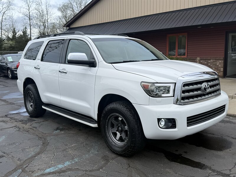 2008 Toyota Sequoia Limited  4X4 - Photo 1 - Flushing, MI 48433