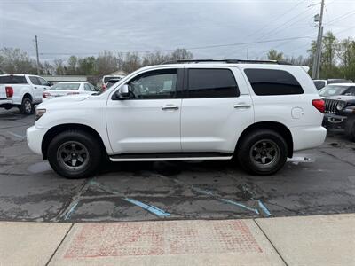 2008 Toyota Sequoia Limited  4X4 - Photo 8 - Flushing, MI 48433