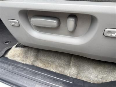 2008 Toyota Sequoia Limited  4X4 - Photo 19 - Flushing, MI 48433