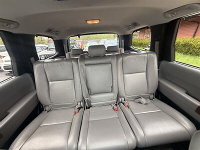 2008 Toyota Sequoia Limited  4X4 - Photo 10 - Flushing, MI 48433