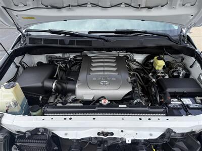 2008 Toyota Sequoia Limited  4X4 - Photo 43 - Flushing, MI 48433