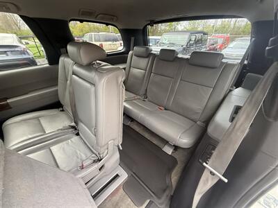 2008 Toyota Sequoia Limited  4X4 - Photo 22 - Flushing, MI 48433