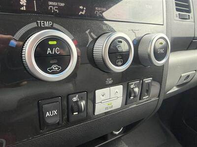 2008 Toyota Sequoia Limited  4X4 - Photo 20 - Flushing, MI 48433