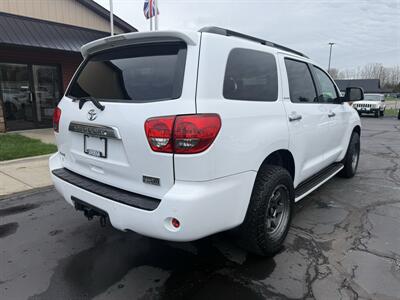 2008 Toyota Sequoia Limited  4X4 - Photo 5 - Flushing, MI 48433