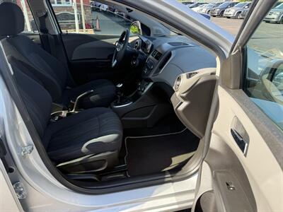 2012 Chevrolet Sonic LT - Photo 22 - Flushing, MI 48433