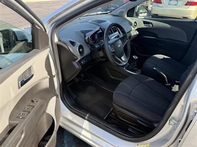2012 Chevrolet Sonic LT - Photo 13 - Flushing, MI 48433