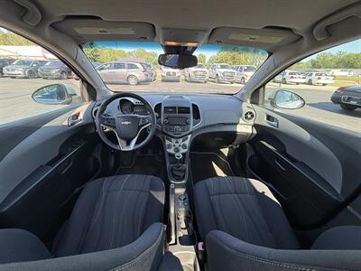 2012 Chevrolet Sonic LT - Photo 16 - Flushing, MI 48433
