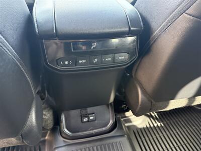 2024 Toyota Highlander XLE  AWD - Photo 24 - Flushing, MI 48433