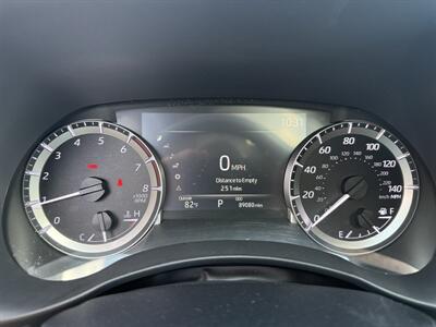 2024 Toyota Highlander XLE  AWD - Photo 12 - Flushing, MI 48433