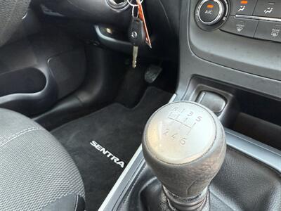 2017 Nissan Sentra S  6-Speed Manual - Photo 21 - Flushing, MI 48433