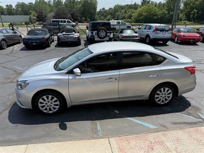 2017 Nissan Sentra S  6-Speed Manual - Photo 9 - Flushing, MI 48433