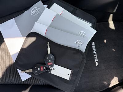 2017 Nissan Sentra S  6-Speed Manual - Photo 23 - Flushing, MI 48433