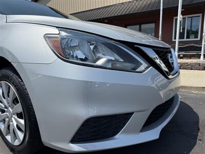 2017 Nissan Sentra S  6-Speed Manual - Photo 25 - Flushing, MI 48433