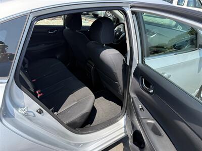 2017 Nissan Sentra S  6-Speed Manual - Photo 20 - Flushing, MI 48433