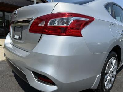 2017 Nissan Sentra S  6-Speed Manual - Photo 26 - Flushing, MI 48433