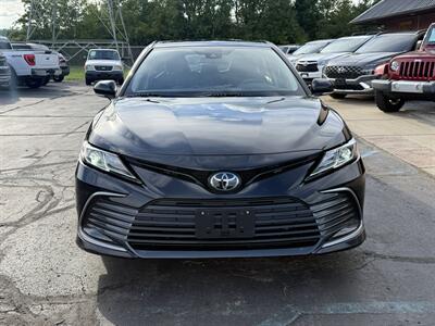 2022 Toyota Camry LE - Photo 2 - Flushing, MI 48433