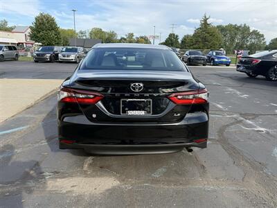 2022 Toyota Camry LE - Photo 6 - Flushing, MI 48433