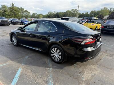 2022 Toyota Camry LE - Photo 8 - Flushing, MI 48433