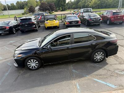 2022 Toyota Camry LE - Photo 7 - Flushing, MI 48433