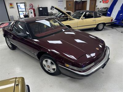 1990 Buick Reatta Coupe   - Photo 2 - Flushing, MI 48433