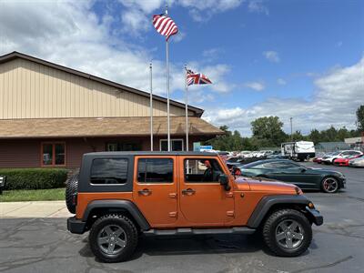 2010 Jeep Wrangler Unlimited Mountain  4X4 - Photo 6 - Flushing, MI 48433