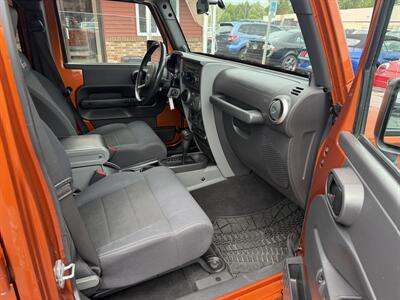 2010 Jeep Wrangler Unlimited Mountain  4X4 - Photo 24 - Flushing, MI 48433