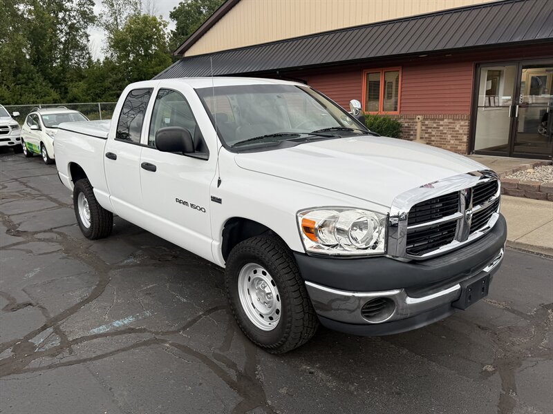 2007 Dodge Ram 1500 ST Quad Cab 4X4 - Photo 1 - Flushing, MI 48433