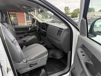 2007 Dodge Ram 1500 ST Quad Cab  4X4 - Photo 14 - Flushing, MI 48433