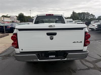 2007 Dodge Ram 1500 ST Quad Cab  4X4 - Photo 7 - Flushing, MI 48433