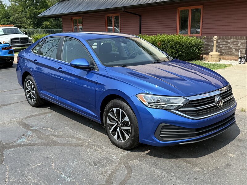 2024 Volkswagen Jetta S   - Photo 1 - Flushing, MI 48433