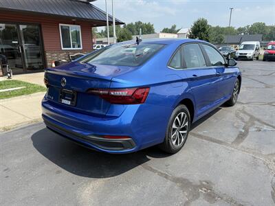2024 Volkswagen Jetta S   - Photo 5 - Flushing, MI 48433
