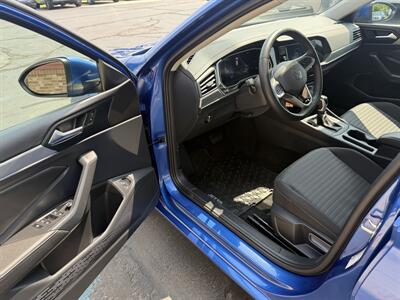 2024 Volkswagen Jetta S   - Photo 9 - Flushing, MI 48433